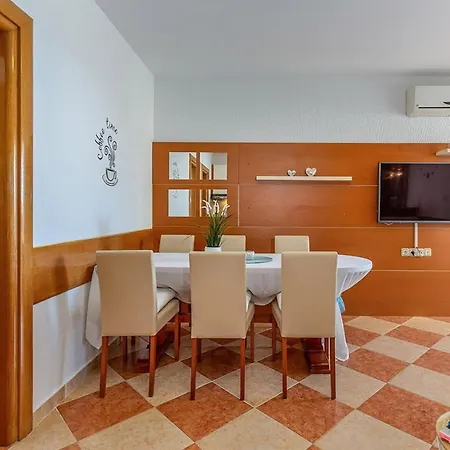 2 Bedroom Stunning In