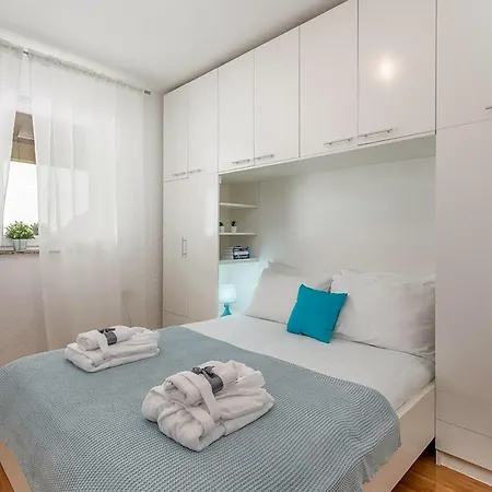 2 Bedroom Stunning In Dramalj