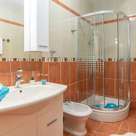2 Bedroom Stunning In * Dramalj